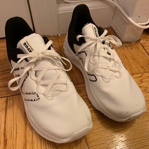 New balance sneakers, fresh foam Roav; size 8. worn once